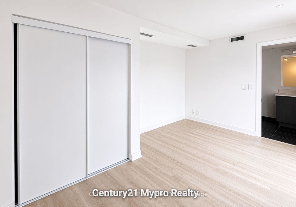 30-tretti-way-toronto-ontario-c13454136