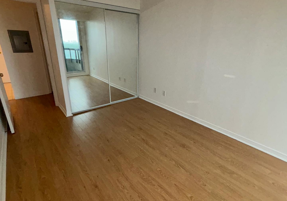8-hillcrest-avenue-north-york-ontario-c13454146