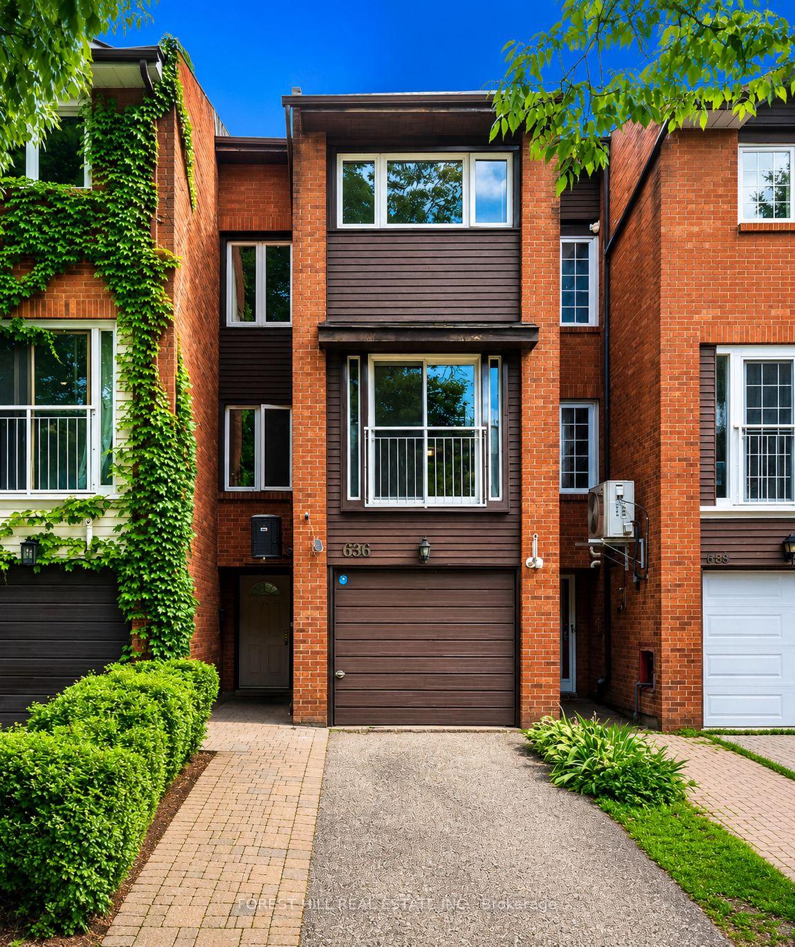 adelaide-street-w-toronto-ontario-c13454388
