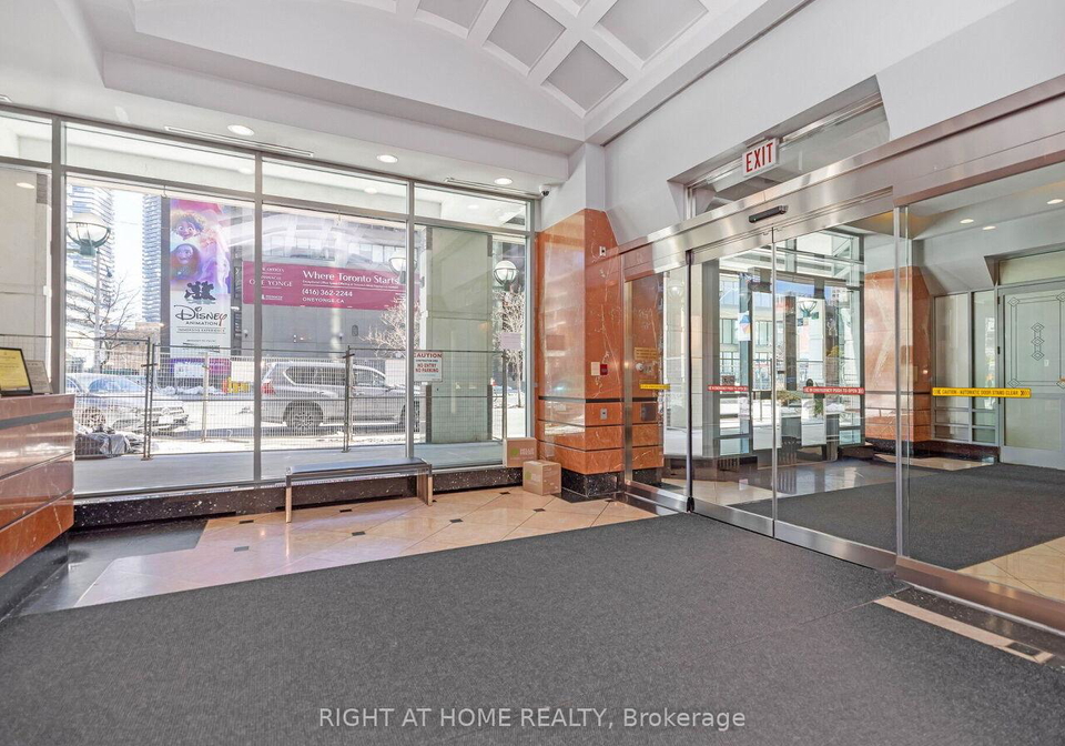 10-yonge-street-toronto-ontario-c13454648
