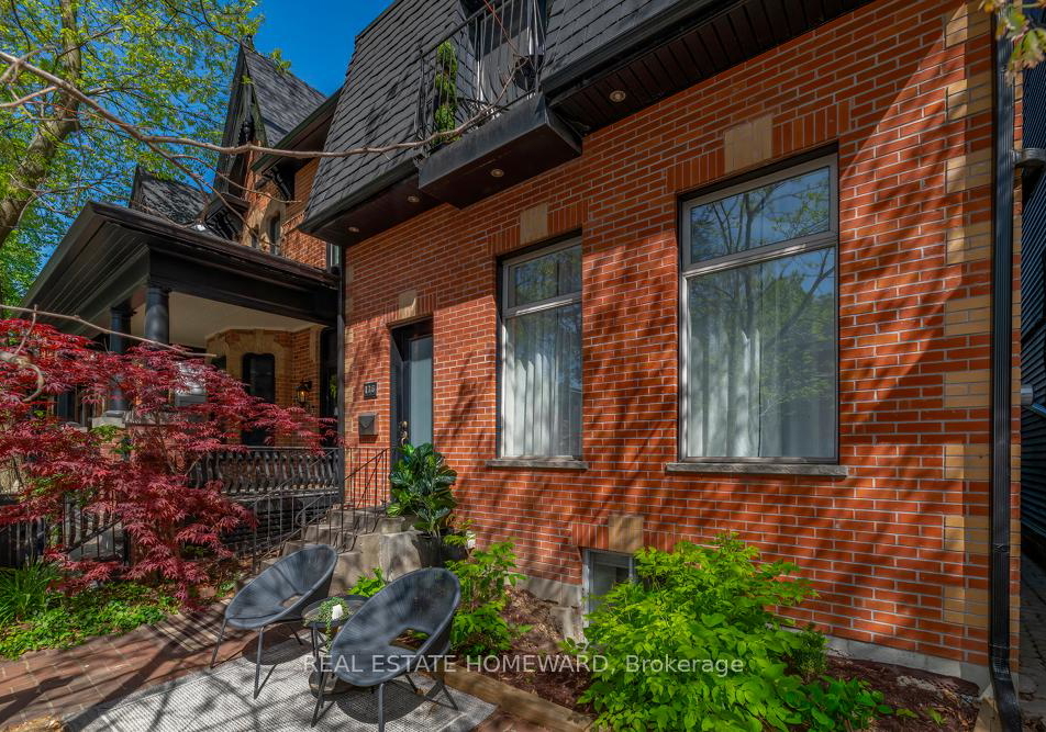 136-spruce-street-toronto-ontario-c13454652