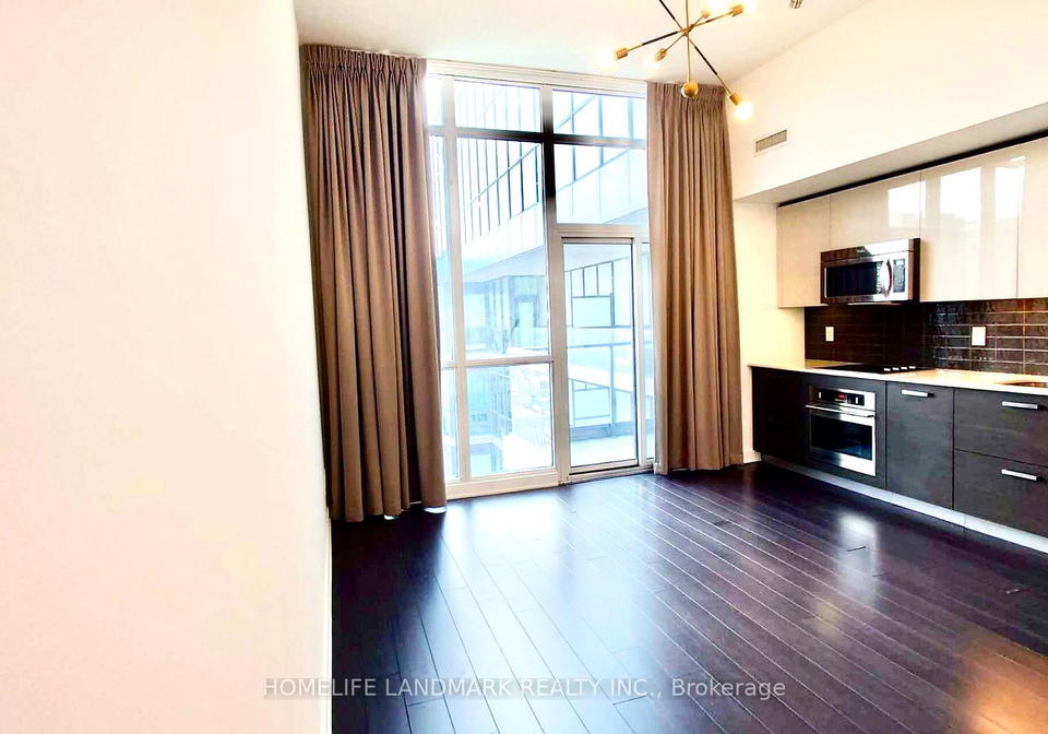 210-simcoe-street-toronto-ontario-c13455134