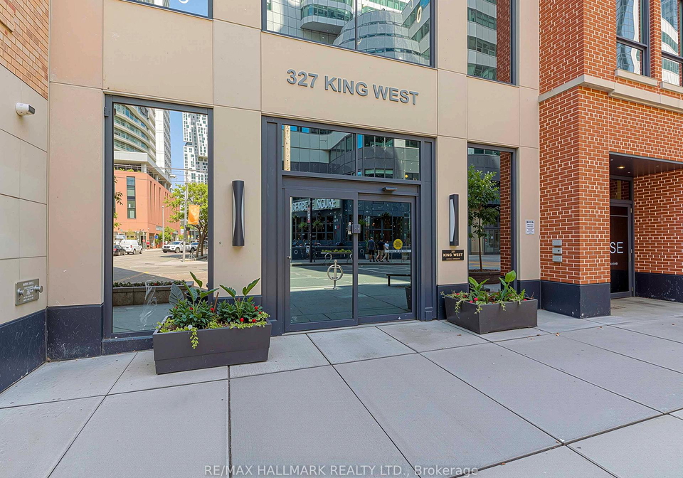 327-king-street-w-toronto-ontario-c13455700