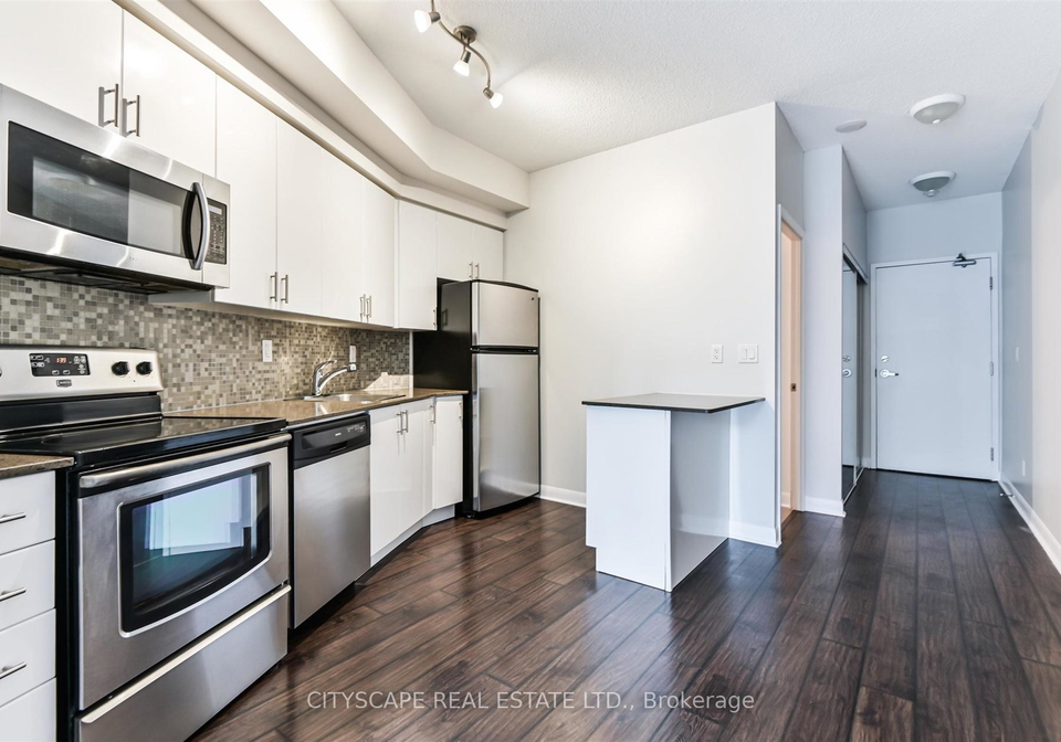 15-bruyeres-mews-toronto-ontario-c13455724
