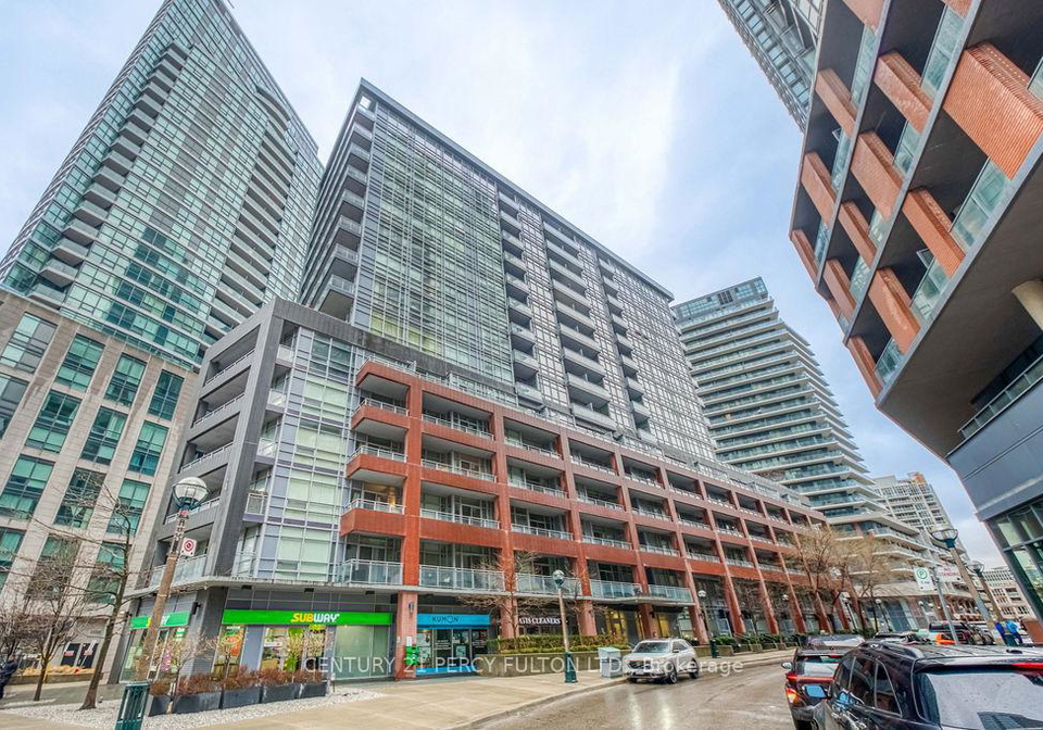 15-bruyeres-mews-toronto-ontario-c13455862