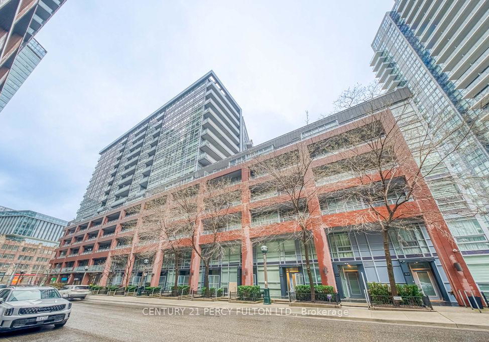 15-bruyeres-mews-toronto-ontario-c13455862
