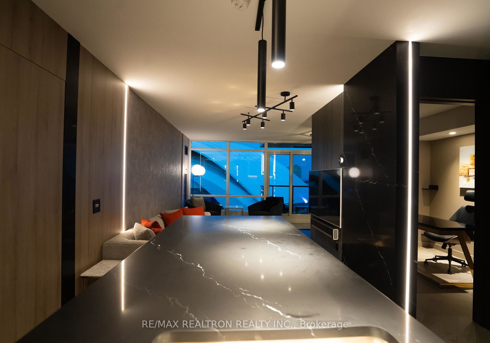 373-front-street-w-toronto-ontario-c13456220