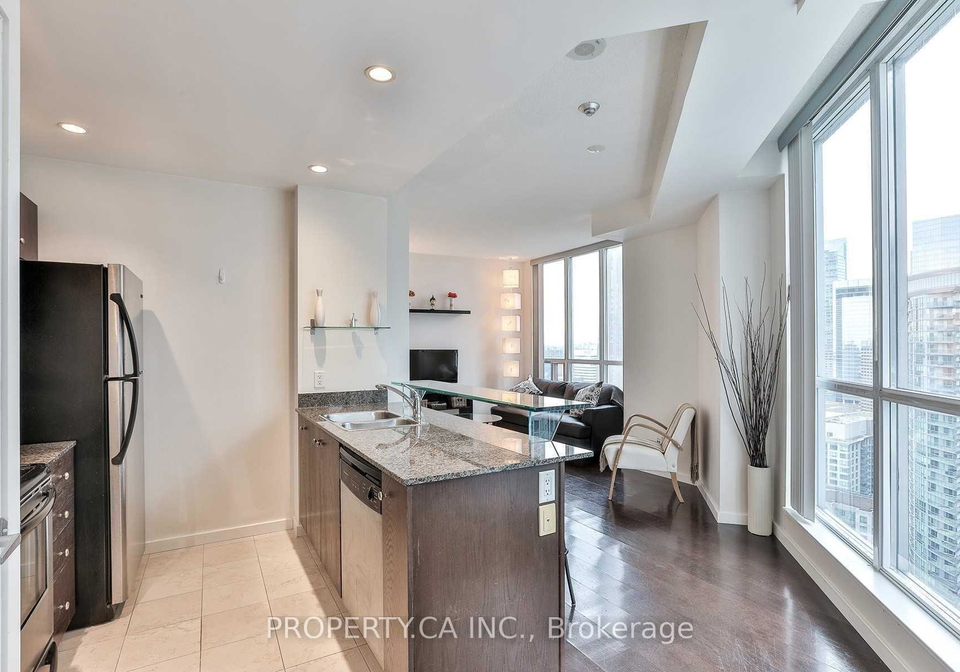 208-queens-quay-w-toronto-ontario-c13456552