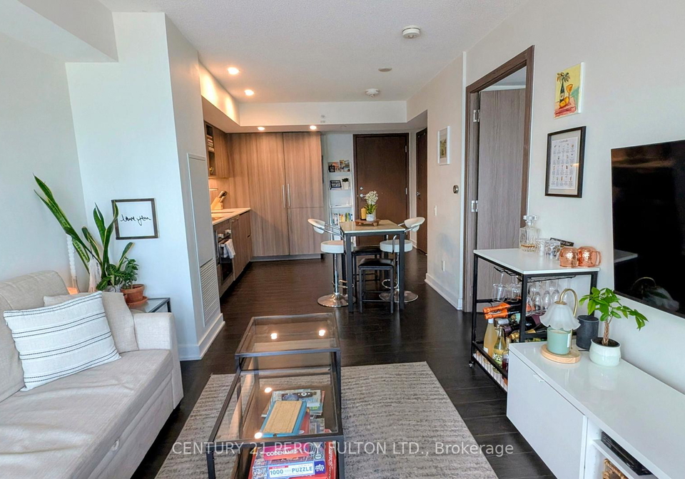 17-bathurst-street-toronto-ontario-c13456756