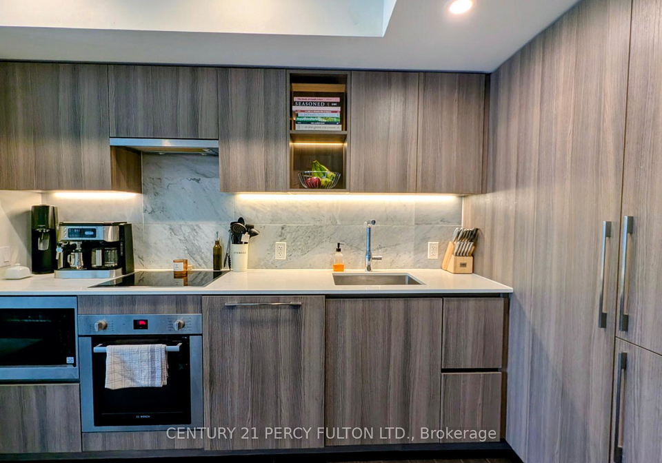 17-bathurst-street-toronto-ontario-c13456756
