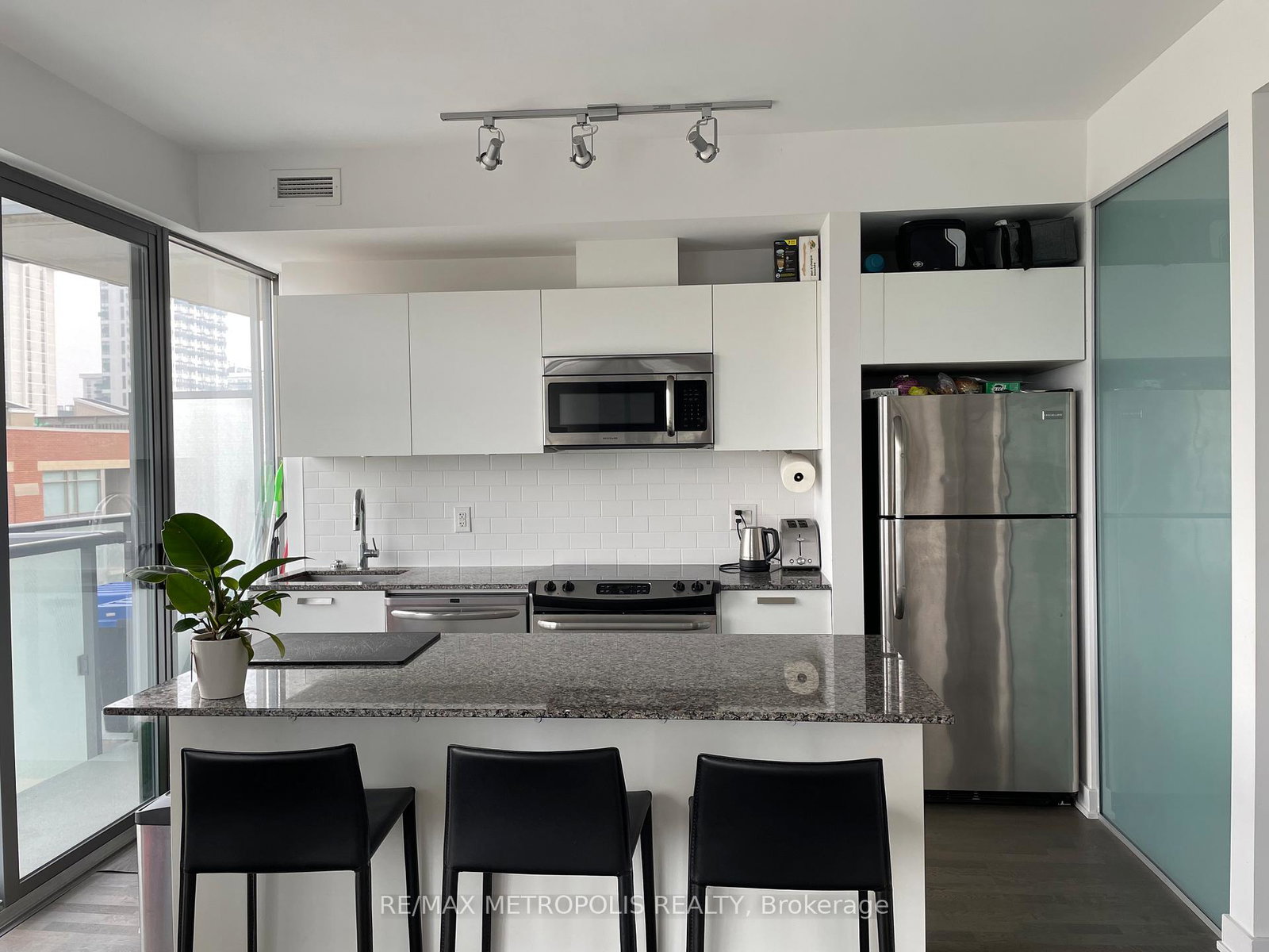 1815-yonge-street-toronto-ontario-c13456792