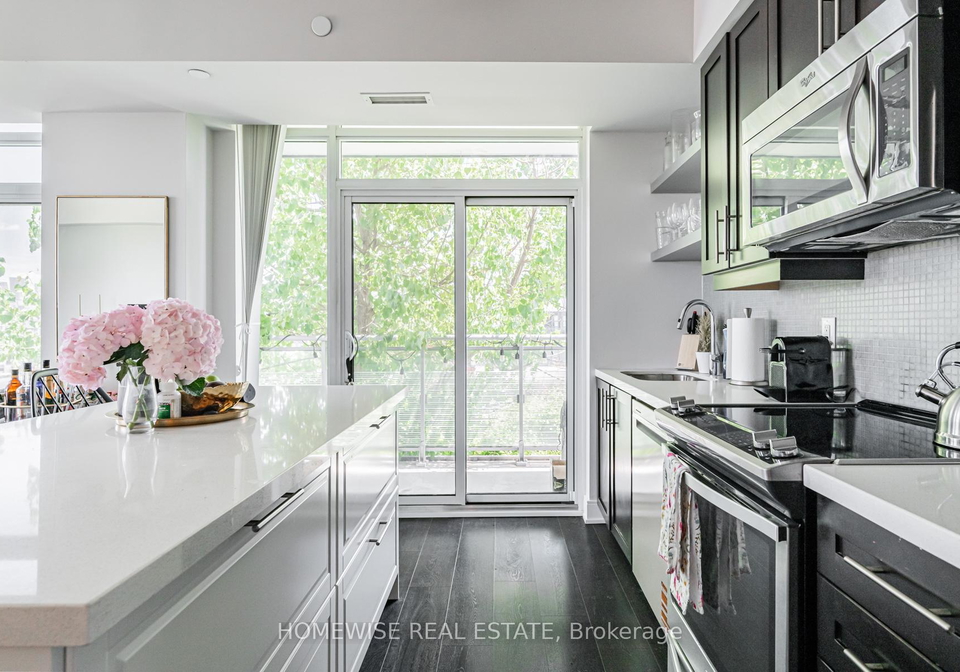 525-adelaide-street-w-toronto-ontario-c13456890