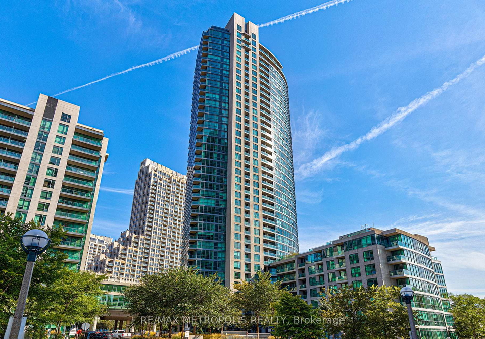215-fort-york-boulevard-toronto-ontario-c13456970