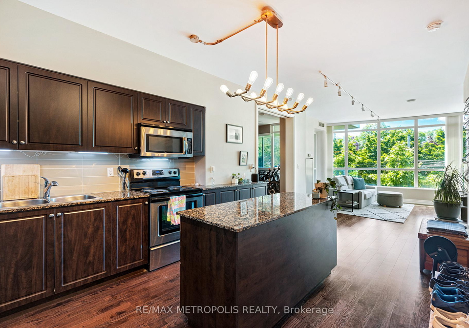 215-fort-york-boulevard-toronto-ontario-c13456970