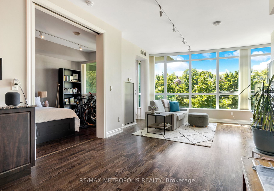 215-fort-york-boulevard-toronto-ontario-c13456970