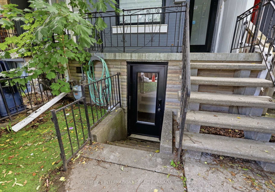 284-euclid-avenue-toronto-ontario-c13456976