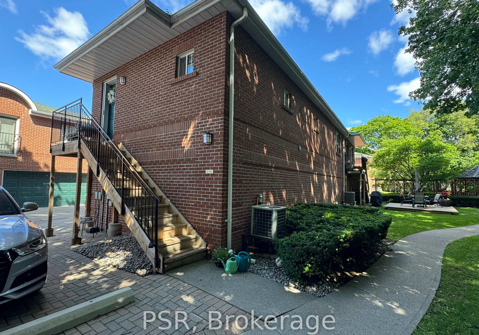 1361-bayview-avenue-east-york-ontario-c13457166