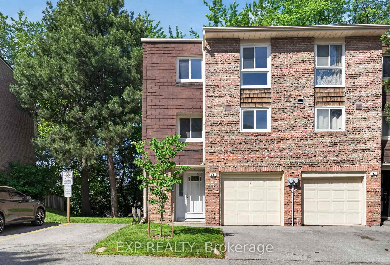 38-rusty-crestway-north-york-ontario-c13457458