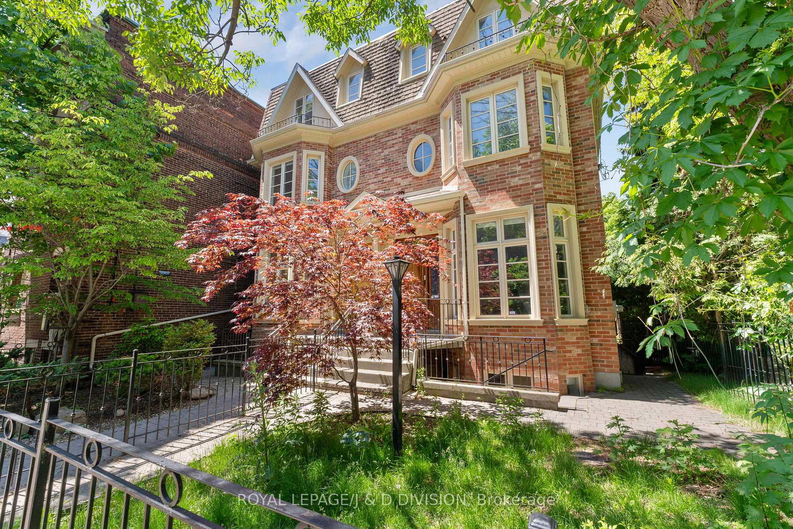 8-huntley-street-toronto-ontario-c13457544