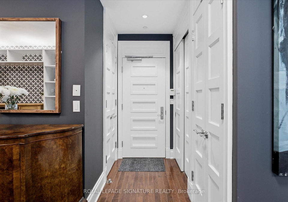 22-leader-lane-toronto-ontario-c13457694