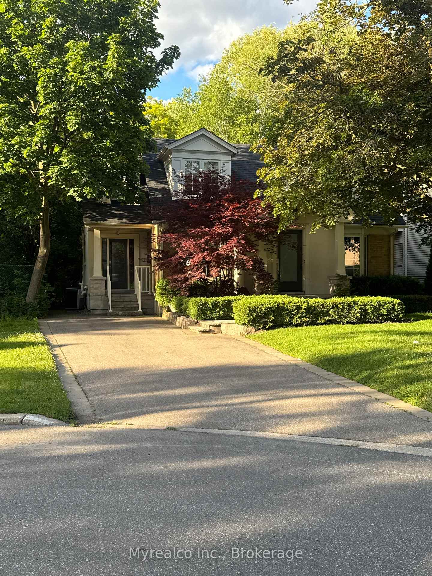 9-canfield-place-north-york-ontario-c13457722