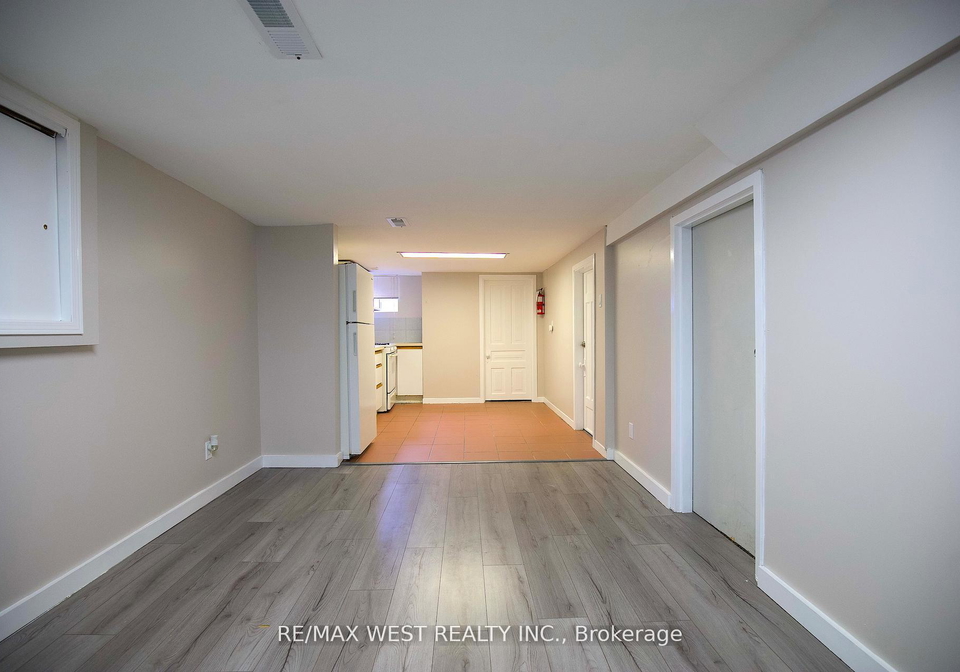 32-beatrice-street-toronto-ontario-c13457750