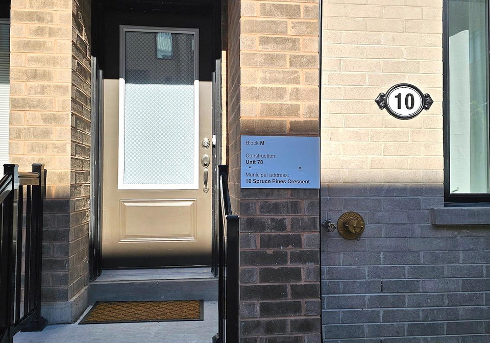 10-spruce-pines-crescent-north-york-ontario-c13457872