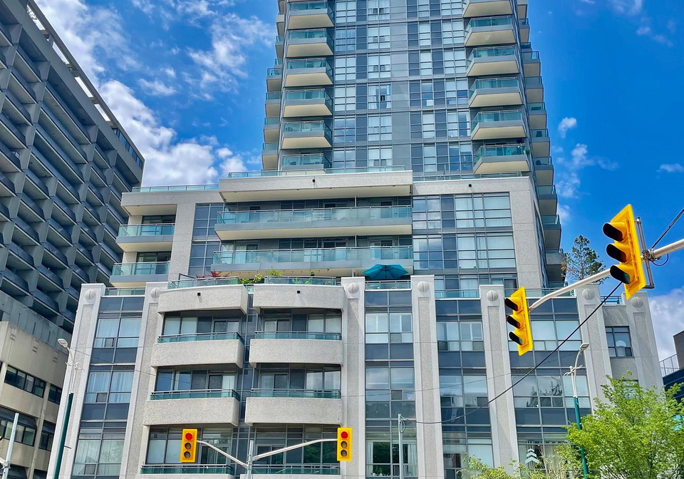 736-spadina-avenue-toronto-ontario-c13458308