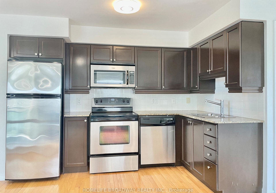 736-spadina-avenue-toronto-ontario-c13458308