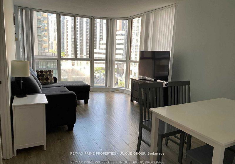 736-bay-street-toronto-ontario-c13458336