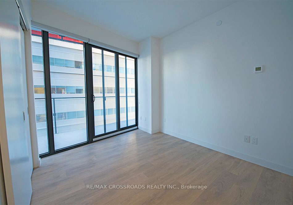 215-queen-street-w-toronto-ontario-c13458398