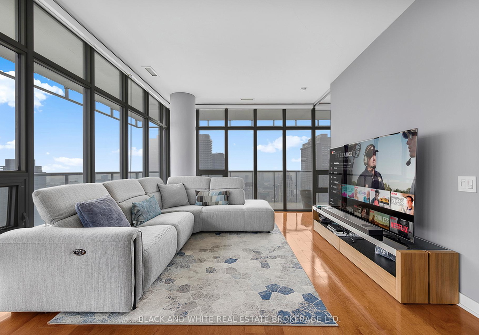 33-charles-street-e-toronto-ontario-c13458432
