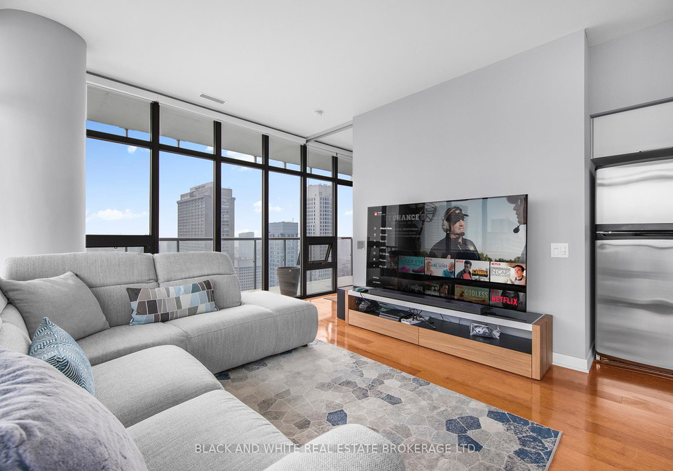 33-charles-street-e-toronto-ontario-c13458432