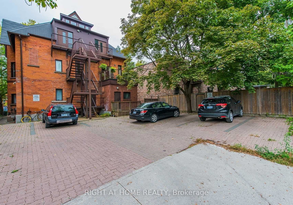 173-175-madison-avenue-toronto-ontario-c13458602