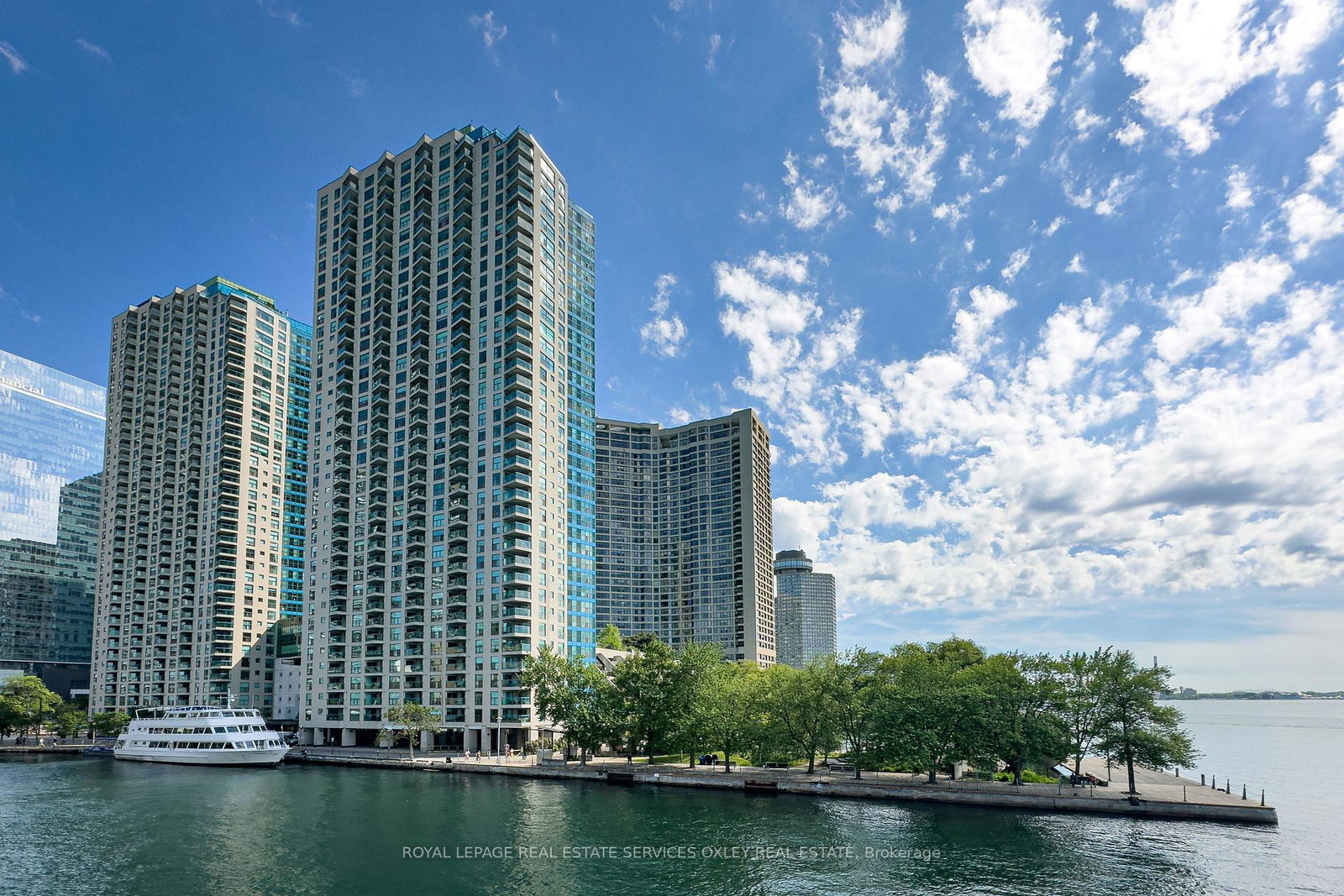 99-harbour-square-toronto-ontario-c13458696