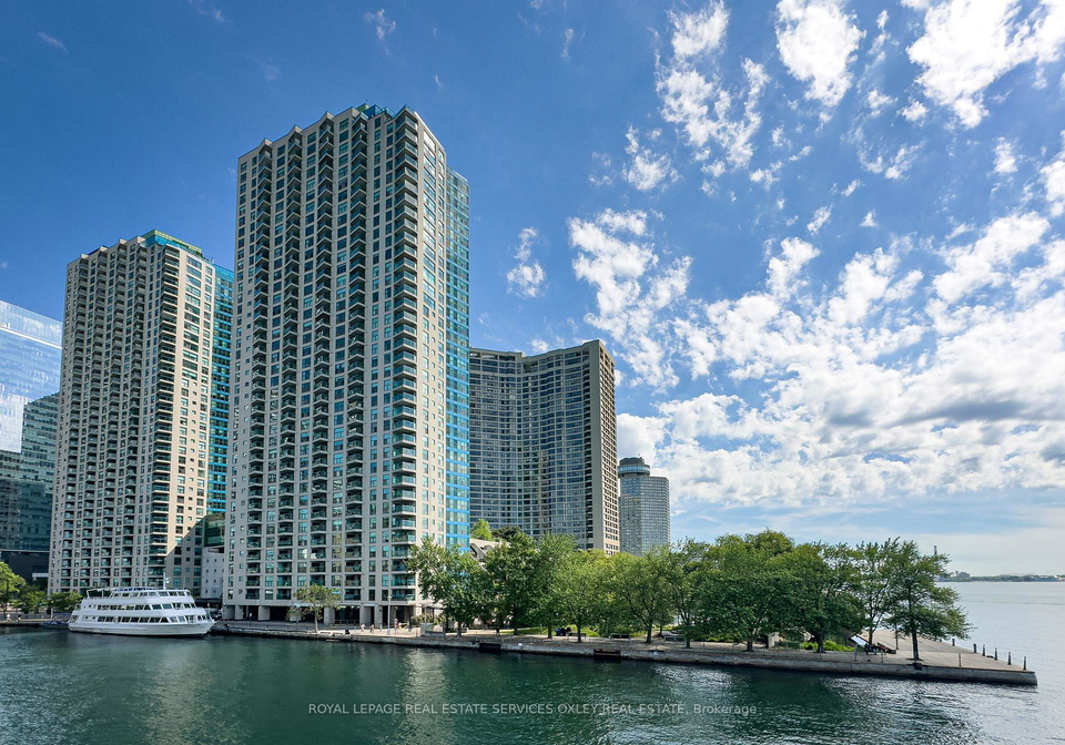 99-harbour-square-toronto-ontario-c13458696