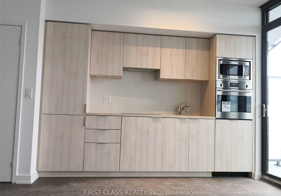 11-wellesley-street-w-toronto-ontario-c13458808