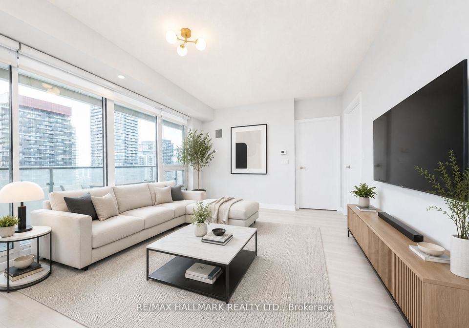 2221-yonge-street-toronto-ontario-c13458812
