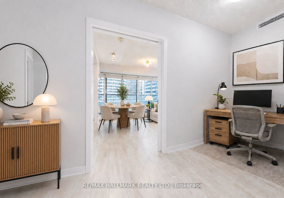 2221-yonge-street-toronto-ontario-c13458812