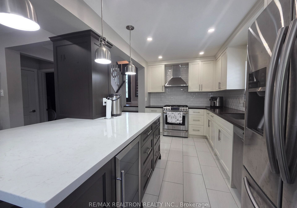 2-lynedock-crescent-north-york-ontario-c13459042