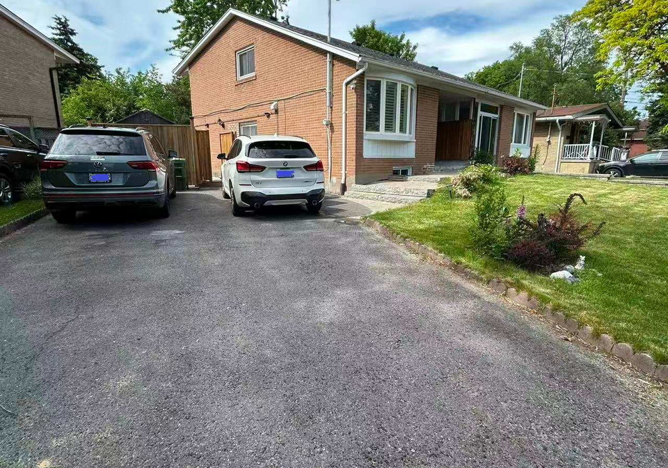 2-lynedock-crescent-north-york-ontario-c13459042