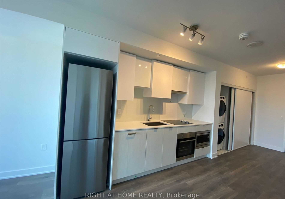 99-broadway-avenue-toronto-ontario-c13459120