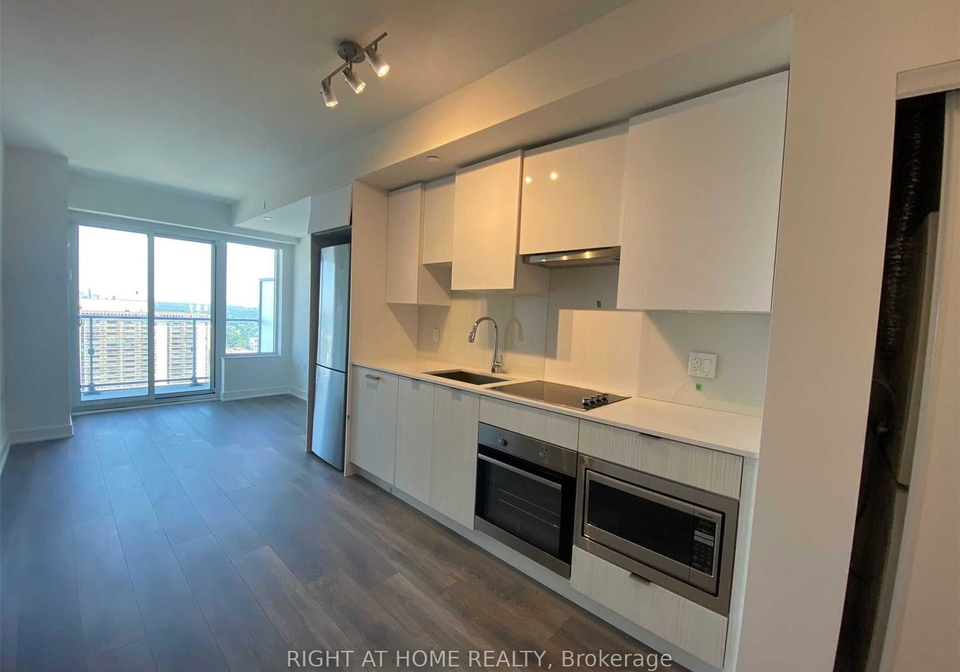 99-broadway-avenue-toronto-ontario-c13459120