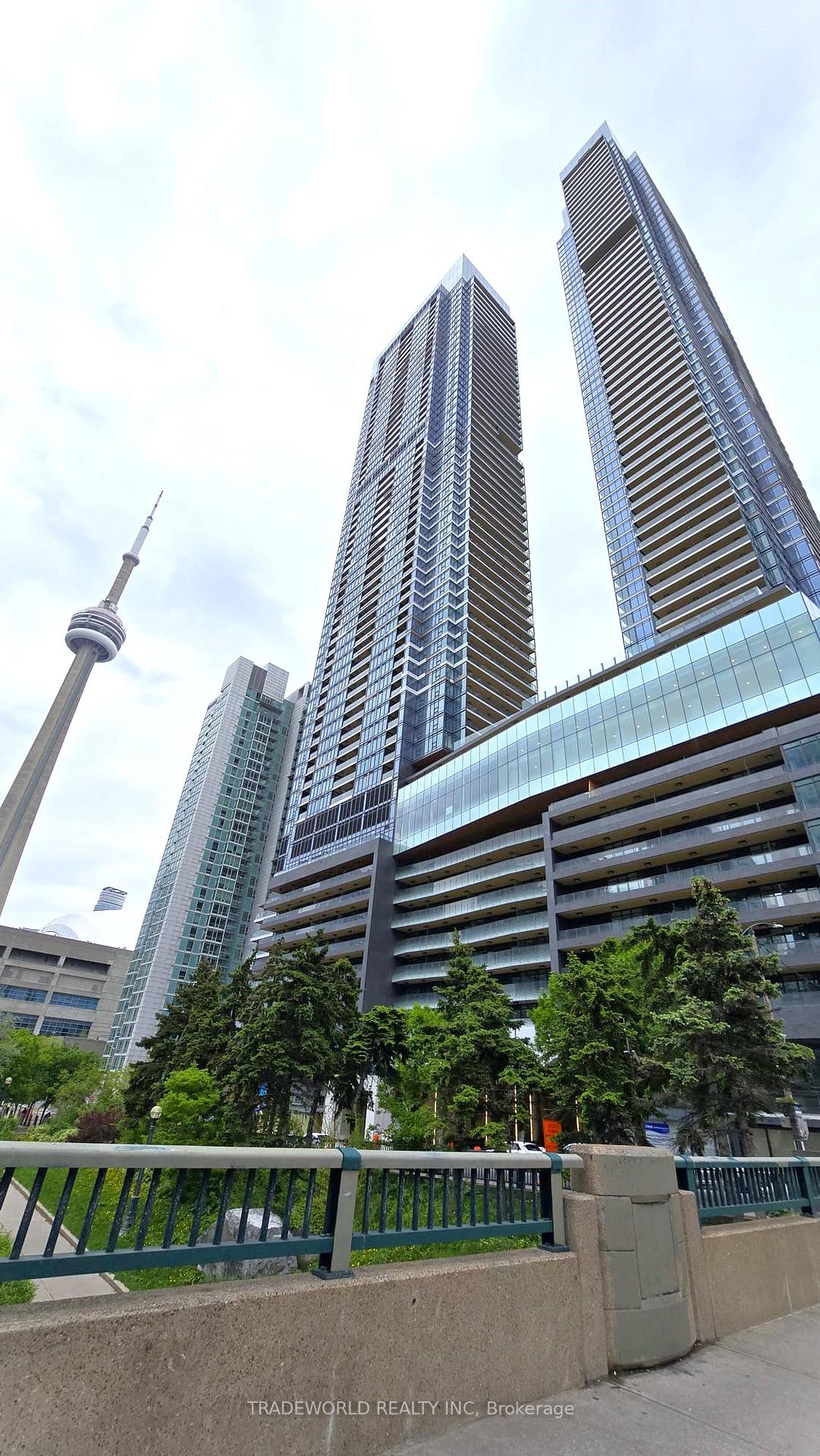 3-concord-cityplace-way-toronto-ontario-c13459236