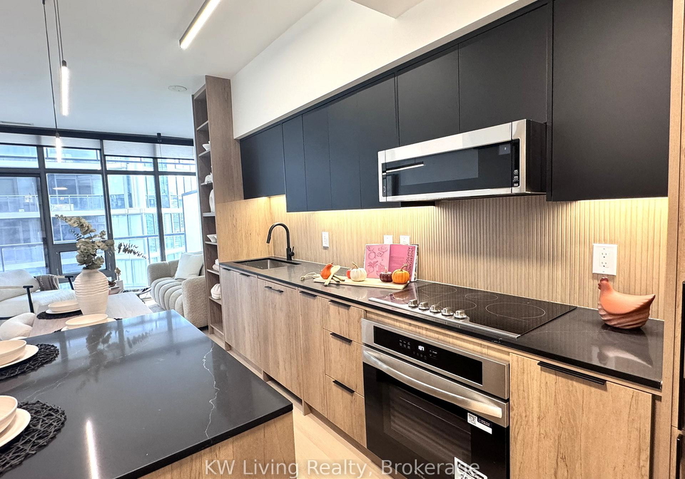 33-charles-street-e-toronto-ontario-c13459260