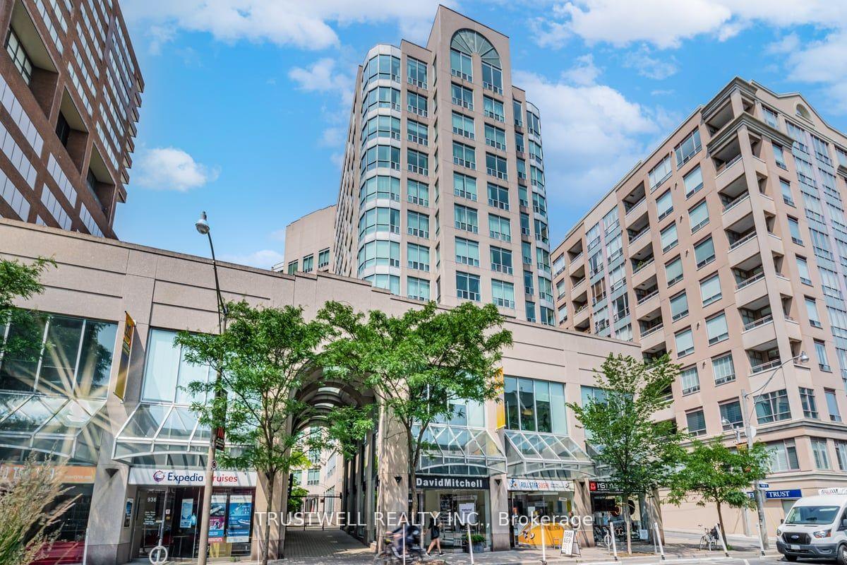 942-yonge-street-toronto-ontario-c13459278