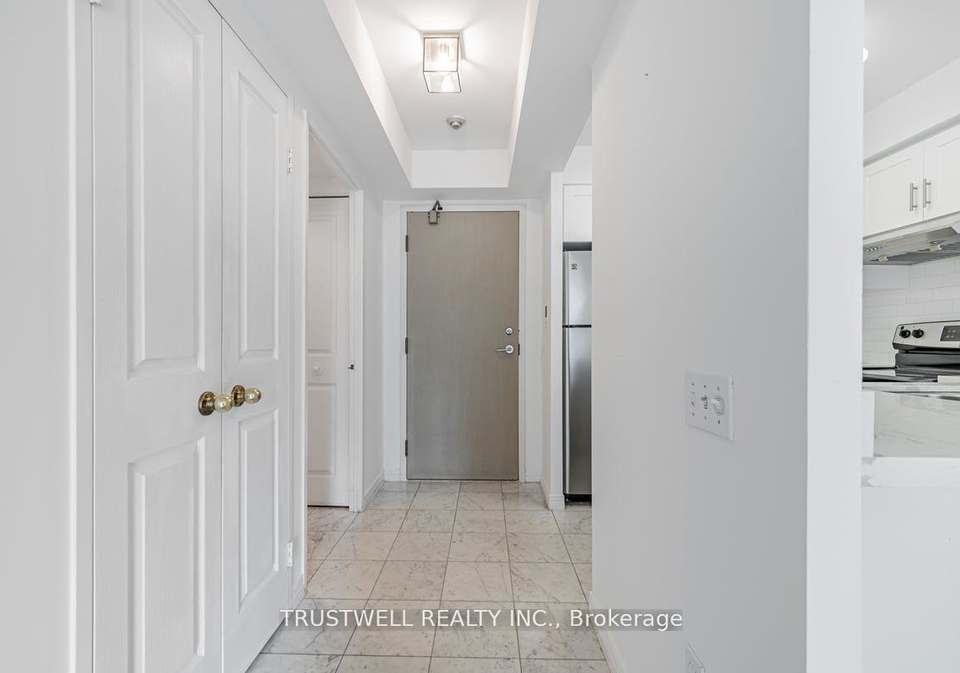 942-yonge-street-toronto-ontario-c13459278