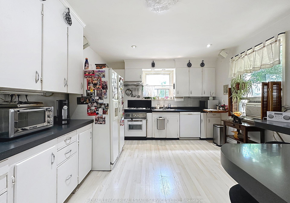 145-parkview-avenue-north-york-ontario-c13459282