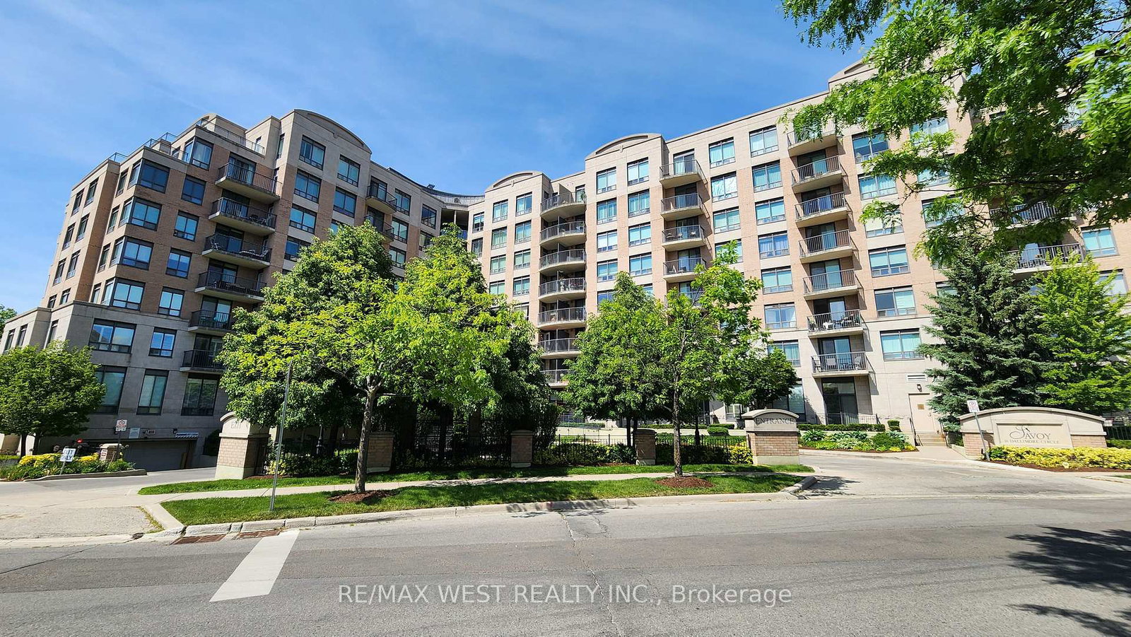 16-dallimore-circle-north-york-ontario-c13459302