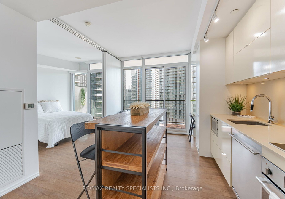 125-peter-street-toronto-ontario-c13459310